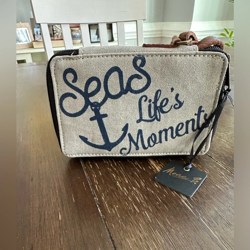 Mona B. Sea side wristlet